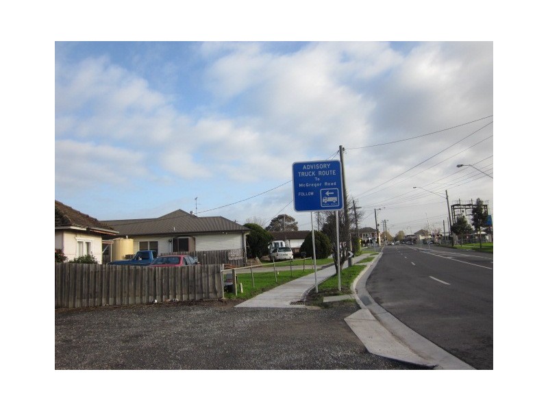 5 Bald Hill Road, Pakenham VIC 3810