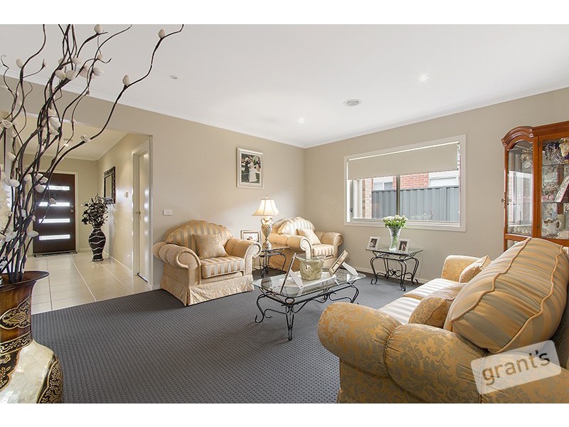 5 Macadamia Street, Pakenham VIC 3810