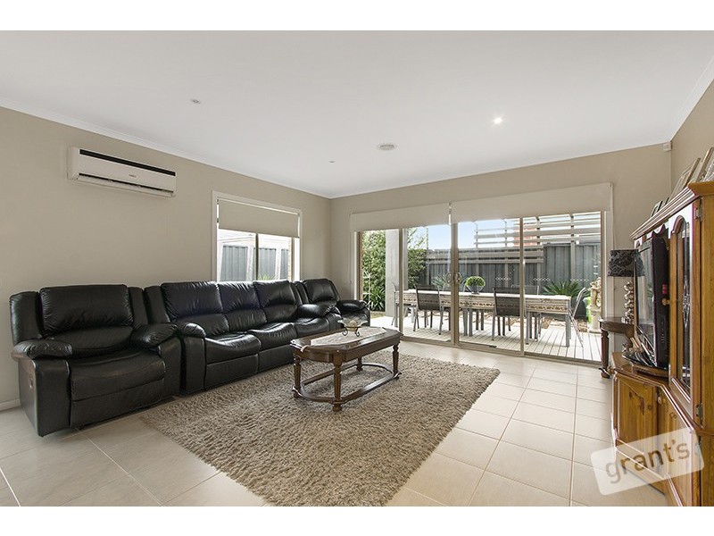 5 Macadamia Street, Pakenham VIC 3810