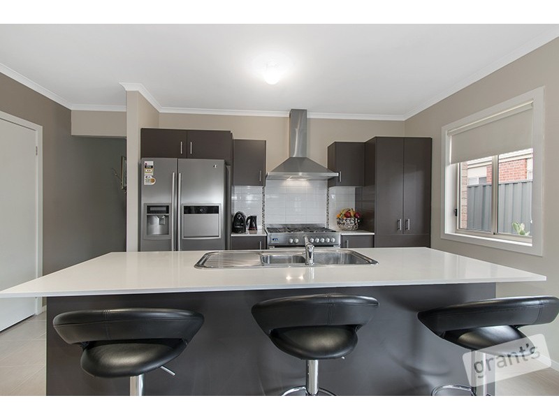 5 Macadamia Street, Pakenham VIC 3810