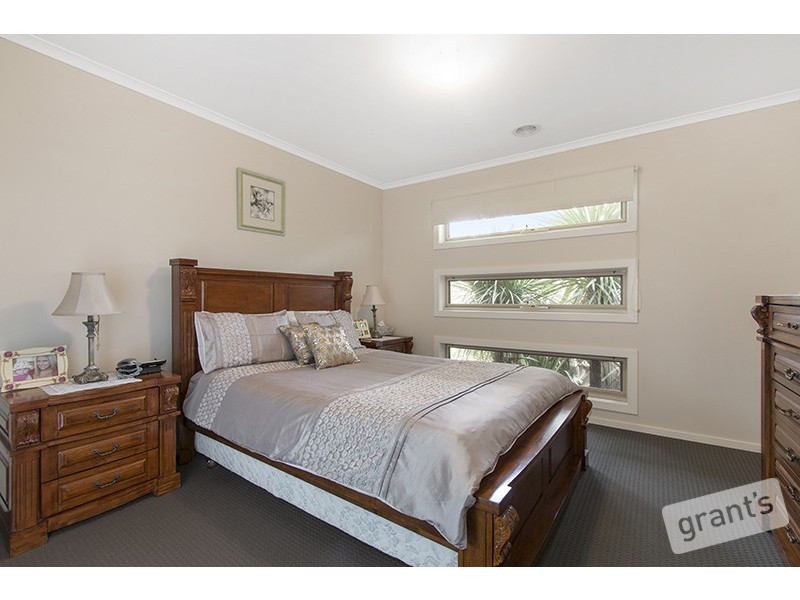 5 Macadamia Street, Pakenham VIC 3810