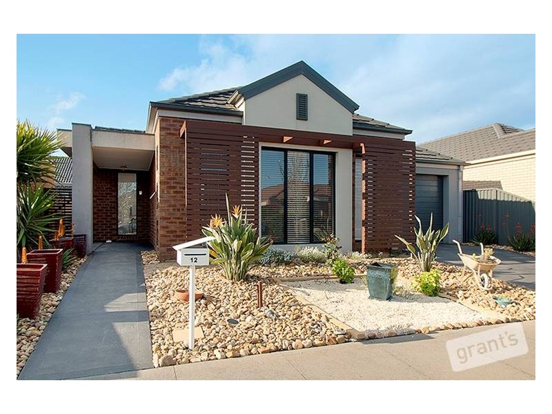 12 Sarton Link, Pakenham VIC 3810
