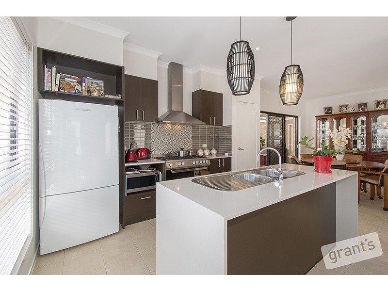 12 Sarton Link, Pakenham VIC 3810