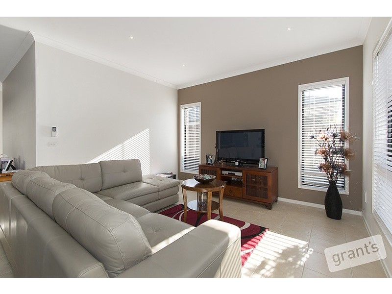 12 Sarton Link, Pakenham VIC 3810