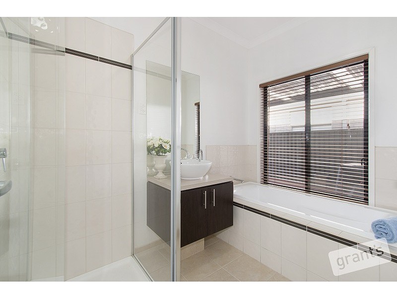 12 Sarton Link, Pakenham VIC 3810