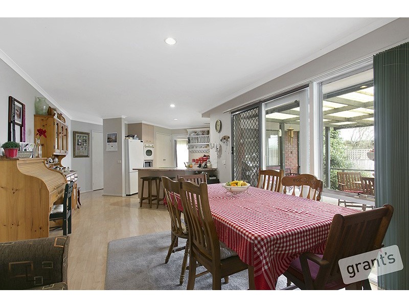 3 Ben Drive, Pakenham VIC 3810