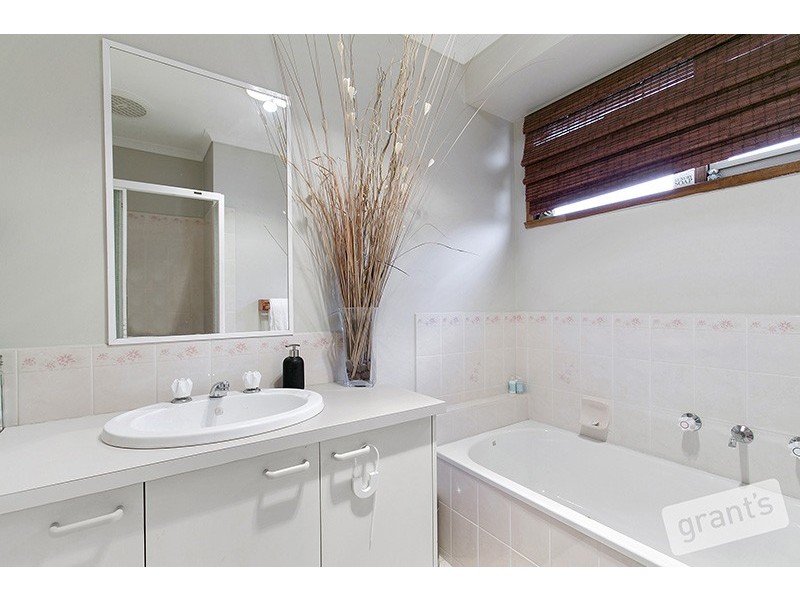 3 Ben Drive, Pakenham VIC 3810