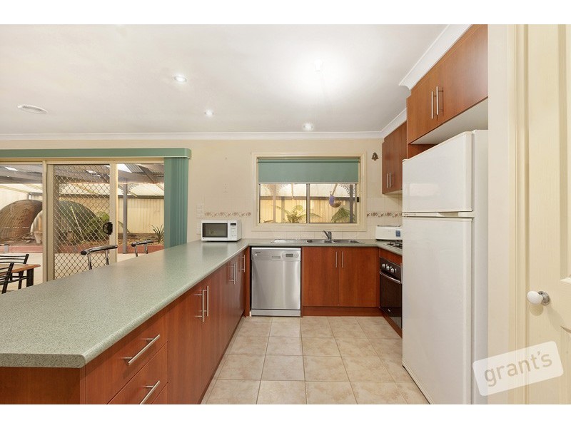 12 Viola Avenue, Pakenham VIC 3810