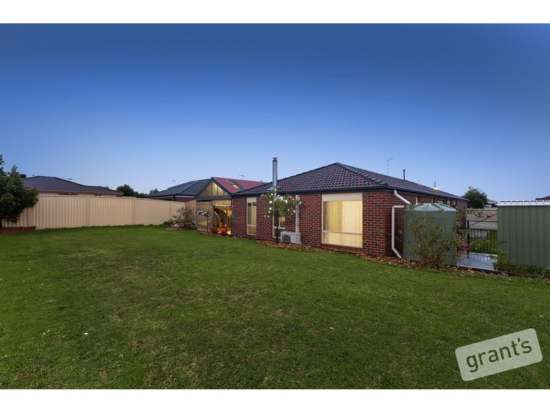 12 Viola Avenue, Pakenham VIC 3810