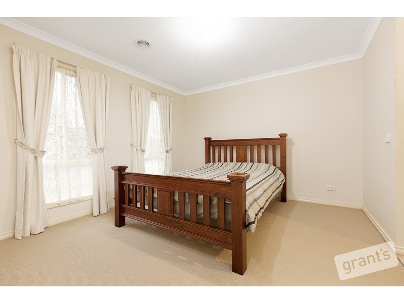 12 Viola Avenue, Pakenham VIC 3810