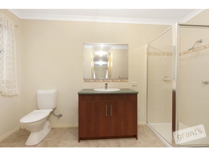 12 Viola Avenue, Pakenham VIC 3810