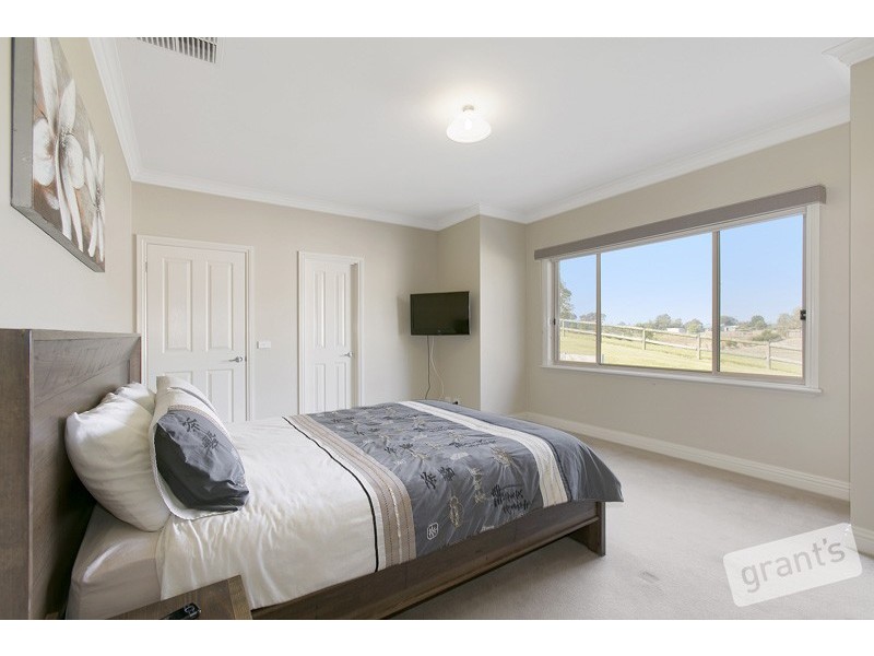 70 Browns Road, Devon Meadows VIC 3977