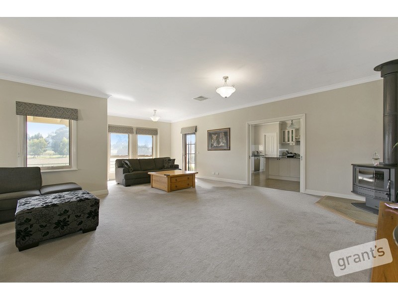 70 Browns Road, Devon Meadows VIC 3977