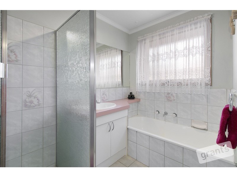 9 Cardamon Drive, Hallam VIC 3803