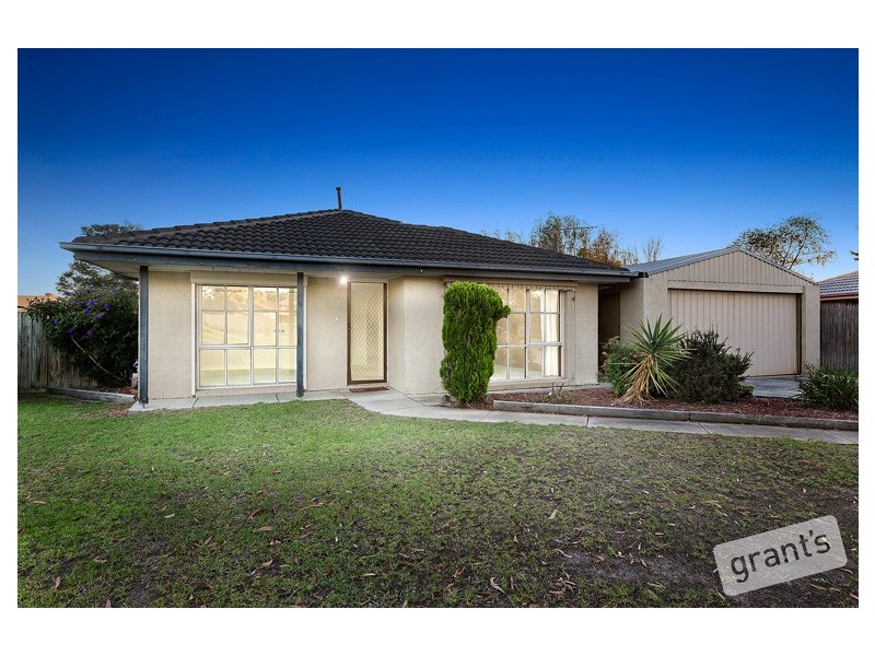 13 Cyprus Place, Pakenham VIC 3810