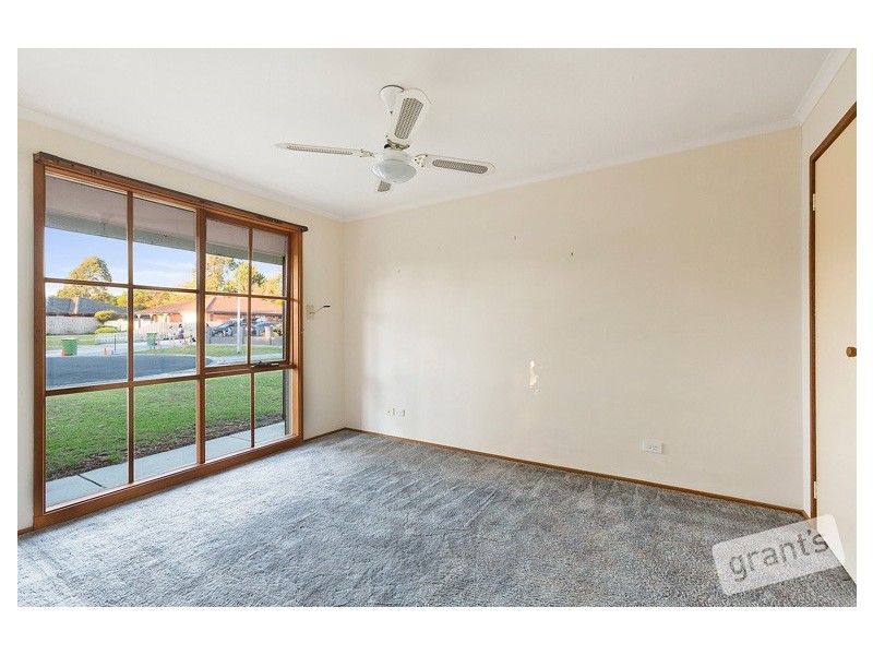 13 Cyprus Place, Pakenham VIC 3810