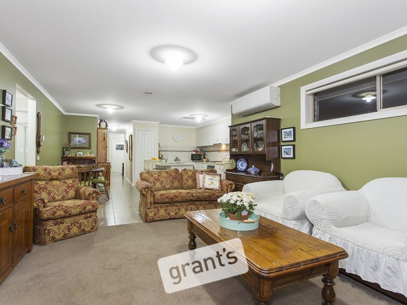 18 Discovery Street, Pakenham VIC 3810