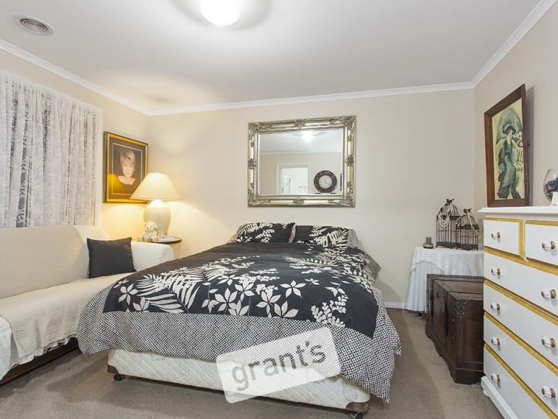 18 Discovery Street, Pakenham VIC 3810