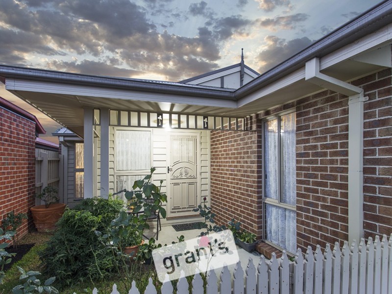 18 Discovery Street, Pakenham VIC 3810