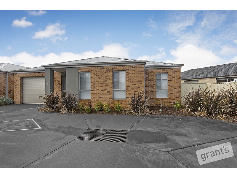 1 / 10 Azure Court, Pakenham VIC 3810