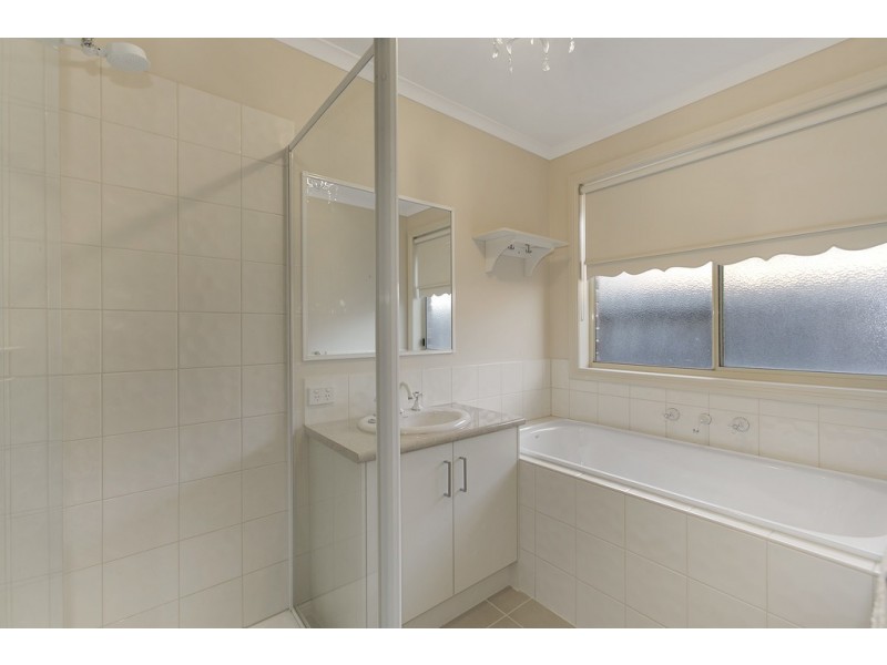 66 Denhams Road, Koo Wee Rup VIC 3981