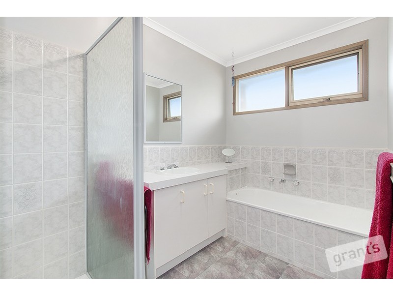 43 Barrington Drive, Pakenham VIC 3810