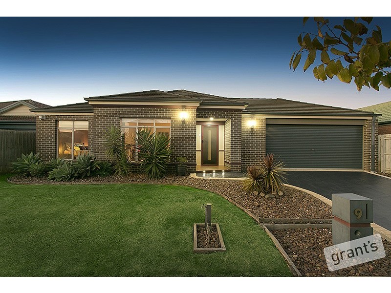 9 Drysdale Street, Pakenham VIC 3810