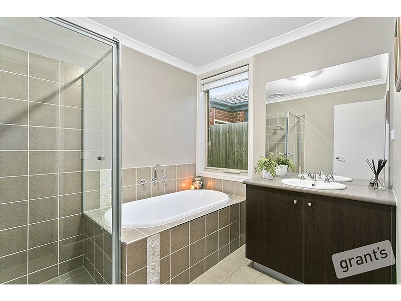 9 Drysdale Street, Pakenham VIC 3810