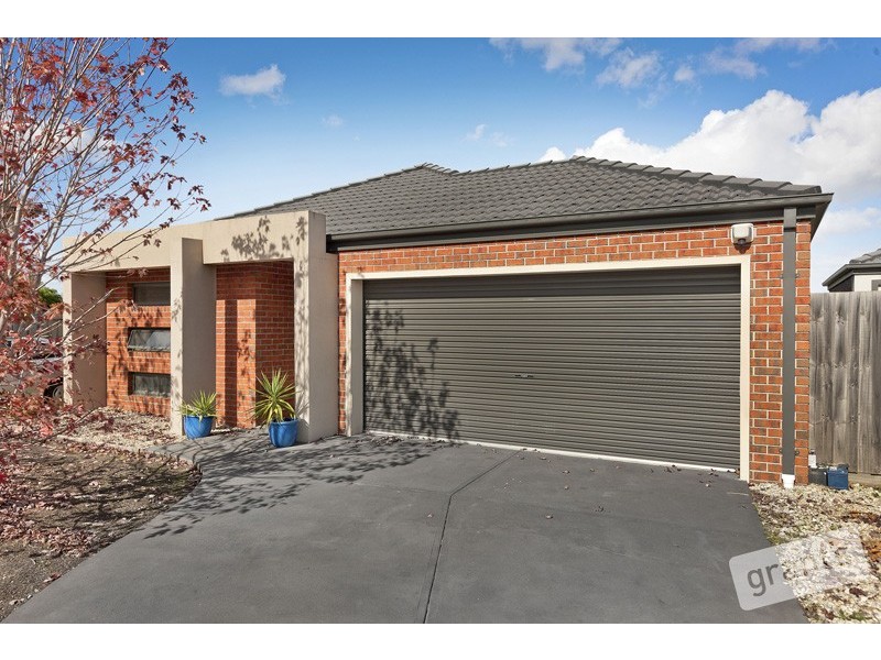 34 Freeman Drive, Pakenham VIC 3810