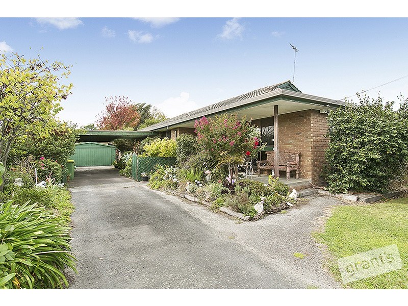 11 Station Street, Officer VIC 3809