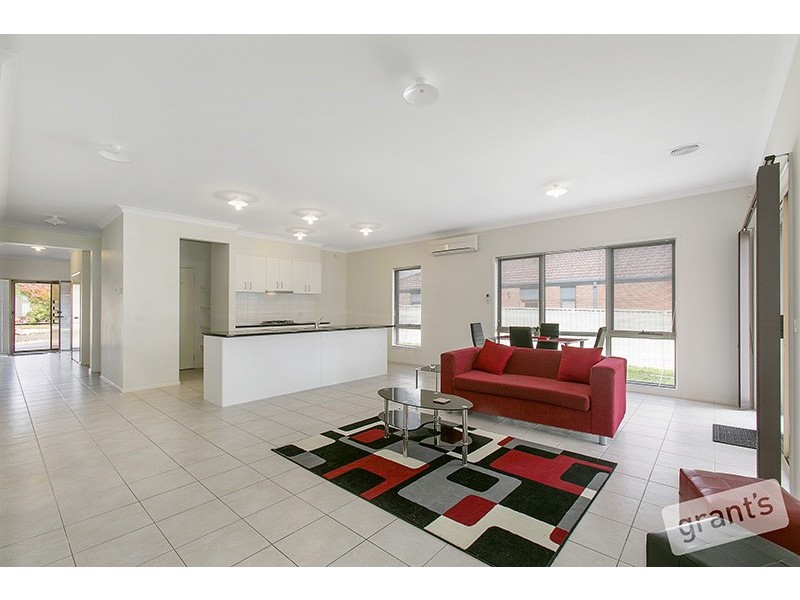 8 Murchison Link, Pakenham VIC 3810