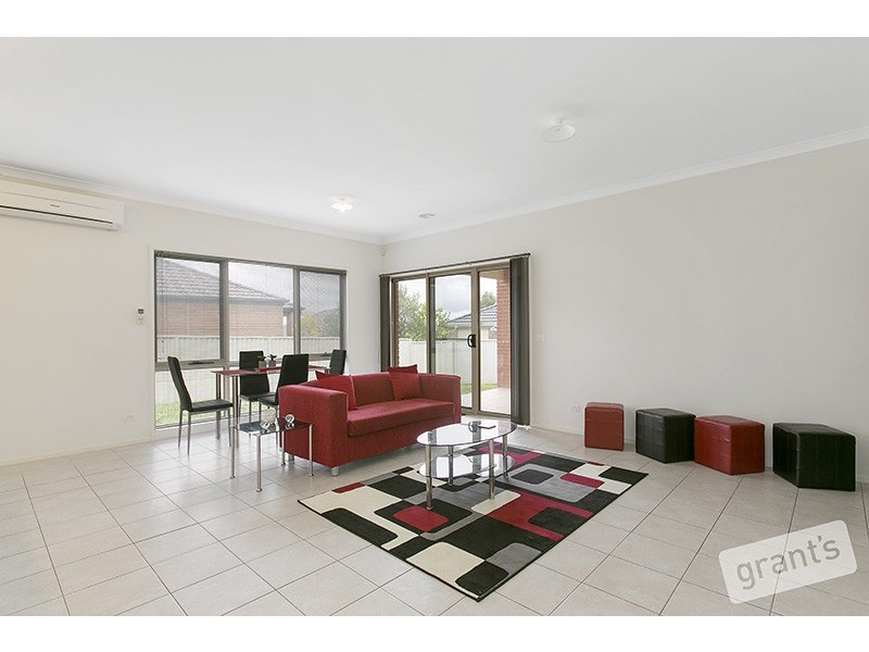 8 Murchison Link, Pakenham VIC 3810