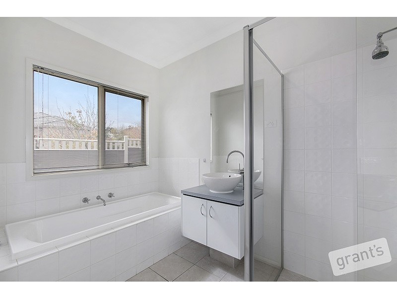 8 Murchison Link, Pakenham VIC 3810