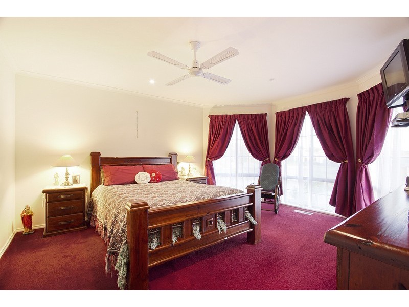 9 McCaffrey Rise, Pakenham VIC 3810