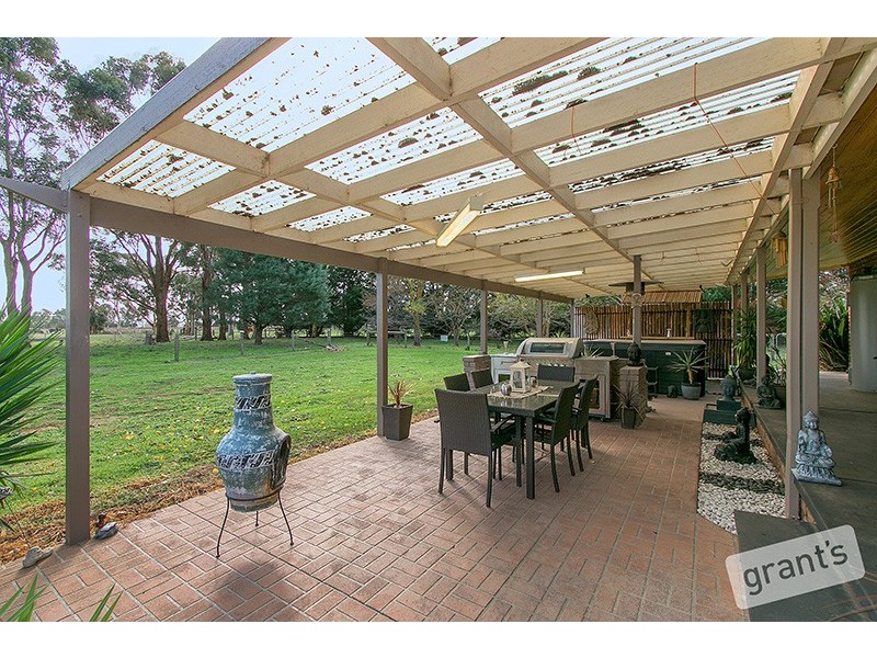 1365 Bunyip River Road, Iona VIC 3815