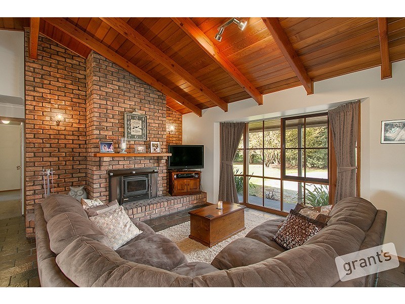 1365 Bunyip River Road, Iona VIC 3815