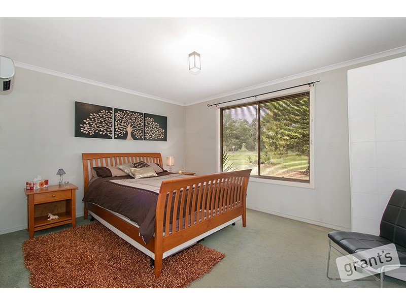 1365 Bunyip River Road, Iona VIC 3815