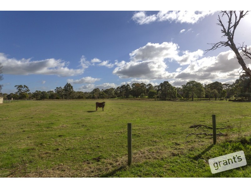 190 Thirteen Mile Road, Garfield VIC 3814