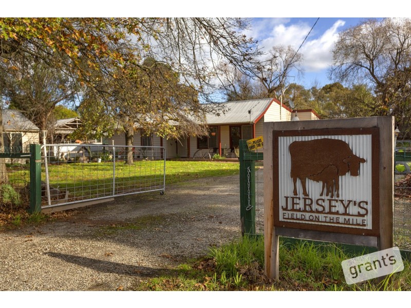 190 Thirteen Mile Road, Garfield VIC 3814