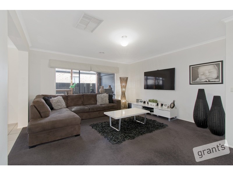 47 Grand Arch Way, Berwick VIC 3806