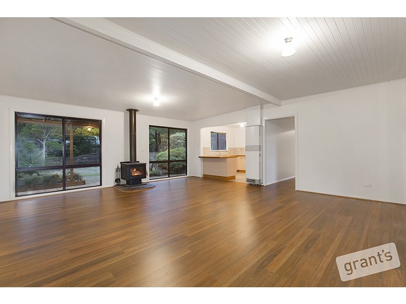 21 Manoora Road, Maryknoll VIC 3812