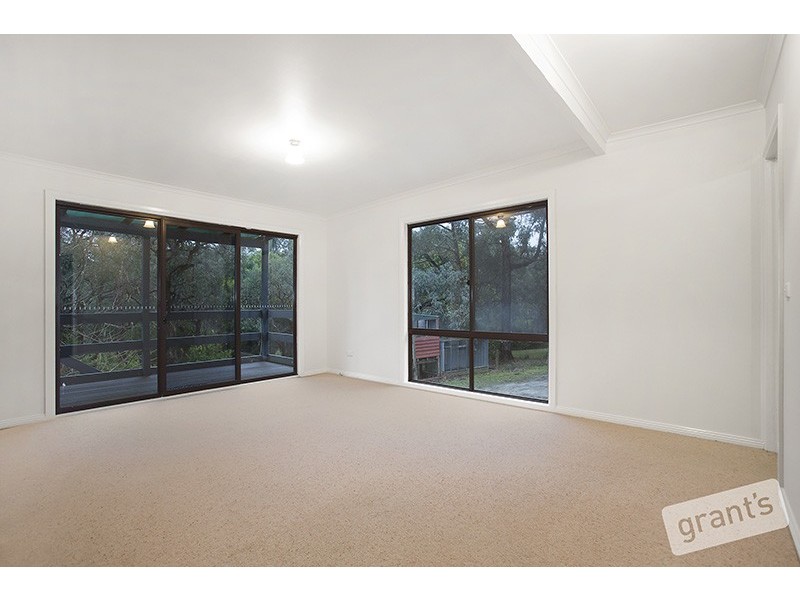 21 Manoora Road, Maryknoll VIC 3812