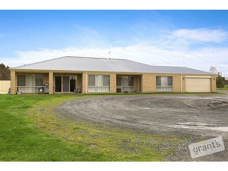 16 Follett Drive, Nyora VIC 3987