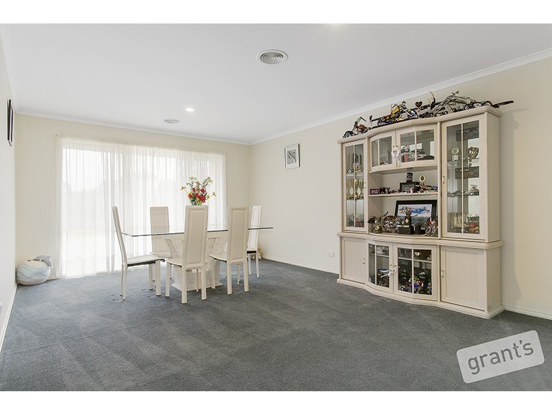 16 Follett Drive, Nyora VIC 3987