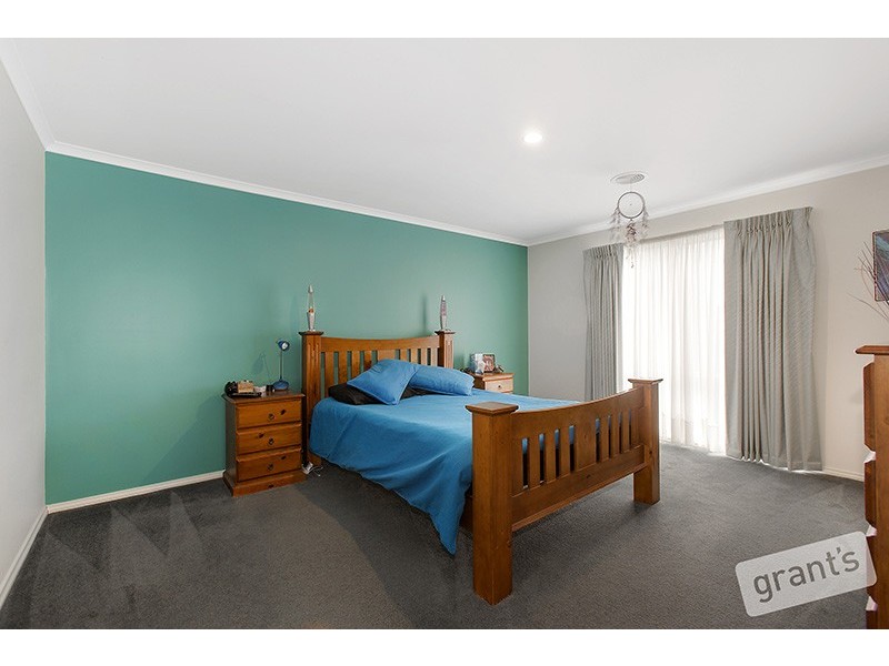 16 Follett Drive, Nyora VIC 3987