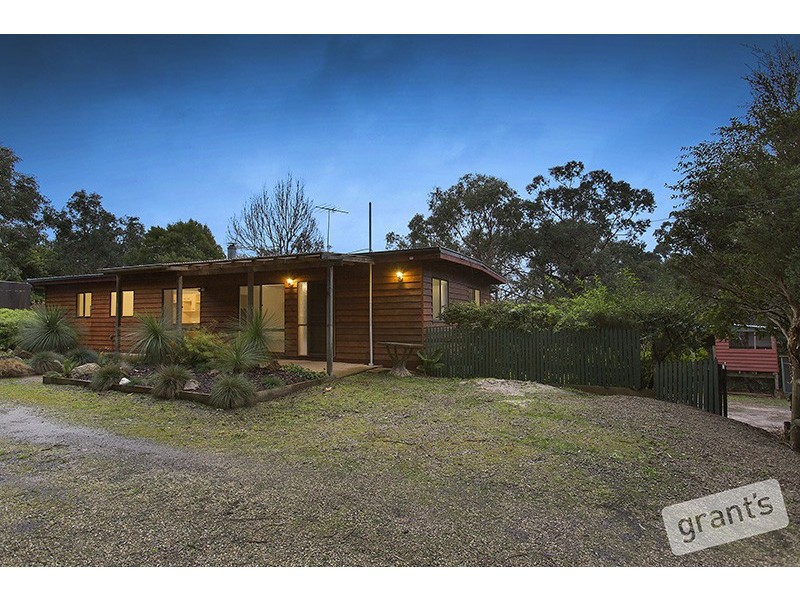 21 Manoora Road, Maryknoll VIC 3812