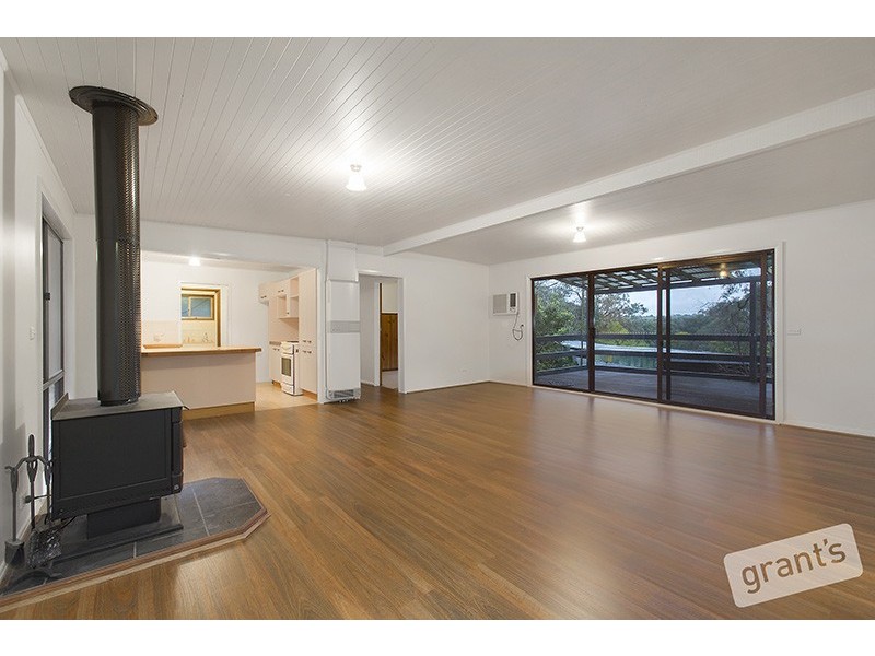 21 Manoora Road, Maryknoll VIC 3812