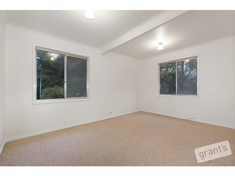 21 Manoora Road, Maryknoll VIC 3812