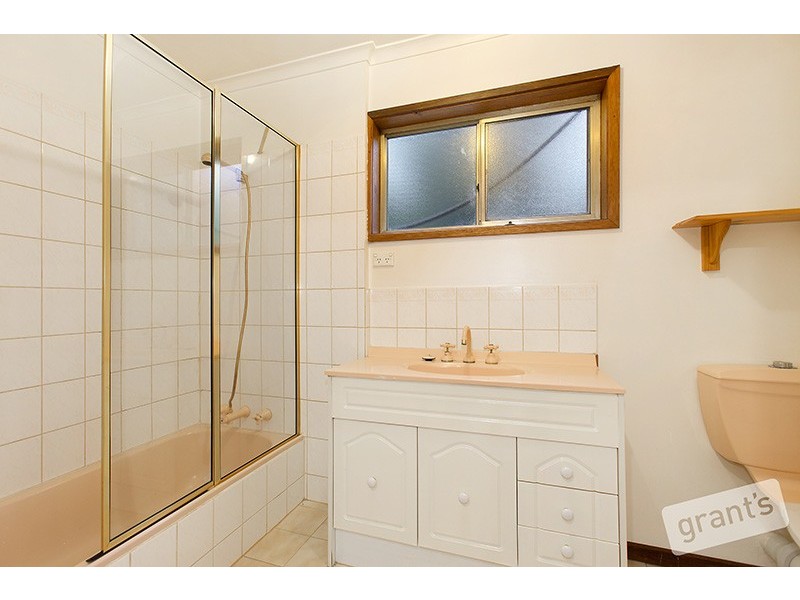 21 Manoora Road, Maryknoll VIC 3812