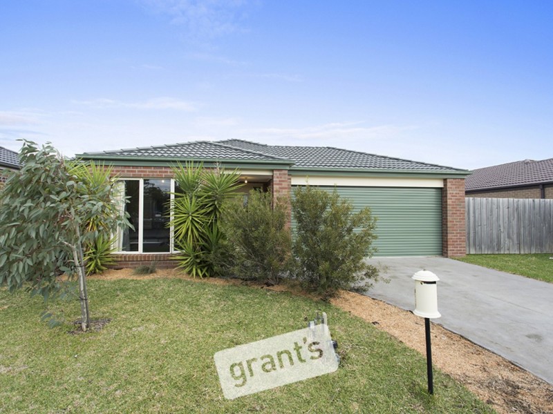 49 Belvedere Drive, Pakenham VIC 3810